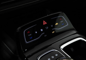 Подержанный автомобиль JAC JS6 2022 года (17 фото)