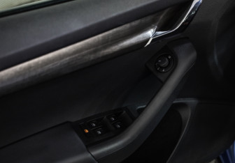 Подержанный автомобиль Skoda Octavia Wagon 2016 года (19 фото)