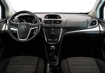Подержанный автомобиль Opel Mokka 2014 года (10 фото)