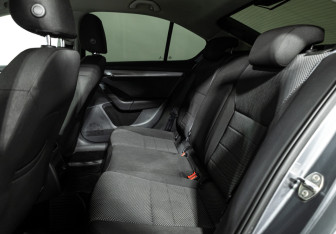 Подержанный автомобиль Skoda Octavia Liftback 2014 года (10 фото)