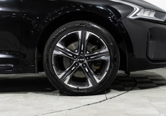 Подержанный автомобиль Kia K5 2024 года (5 фото)