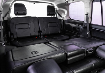 Подержанный автомобиль Toyota Land Cruiser Suv 2011 года (27 фото)