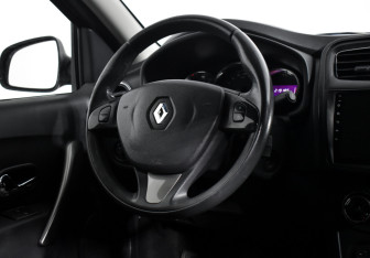 Подержанный автомобиль Renault Logan Sedan 2014 года (14 фото)