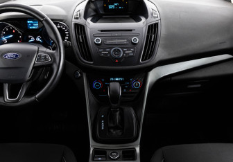 Подержанный автомобиль Ford Kuga 2017 года (12 фото)