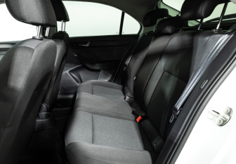 Подержанный автомобиль Skoda Rapid Liftback 2019 года (10 фото)