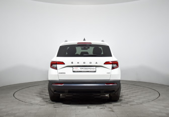 Подержанный автомобиль Skoda Karoq 2021 года (6 фото)
