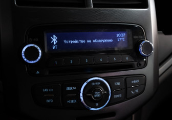 Подержанный автомобиль Chevrolet Aveo Sedan 2012 года (12 фото)