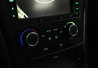 Подержанный автомобиль Chevrolet Epica 2007 года (15 фото)