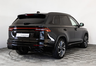 Подержанный автомобиль Geely Monjaro 2023 года (5 фото)