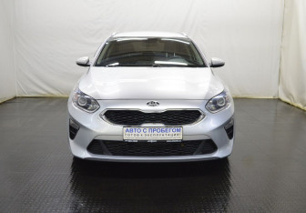 Подержанный автомобиль Kia Ceed Wagon 2021 года (2 фото)