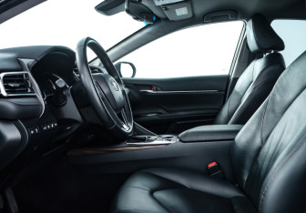 Подержанный автомобиль Toyota Camry Sedan 2018 года (19 фото)