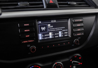 Подержанный автомобиль Kia Rio Hatchback 2019 года (13 фото)
