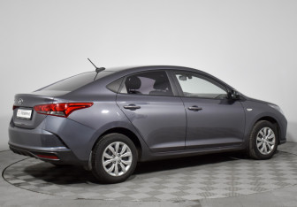 Подержанный автомобиль Hyundai Solaris Sedan 2022 года (5 фото)