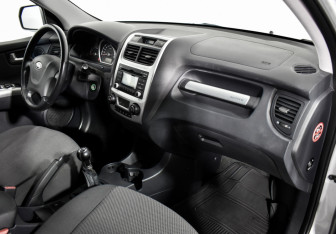 Подержанный автомобиль Kia Sportage 2009 года (12 фото)