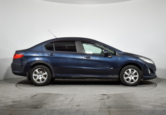Подержанный автомобиль Peugeot 408 2015 года (4 фото)