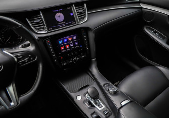 Подержанный автомобиль Infiniti QX50 2018 года (21 фото)