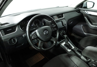 Подержанный автомобиль Skoda Octavia Liftback 2014 года (11 фото)