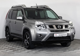 Подержанный автомобиль Nissan X-Trail 2011 года (3 фото)
