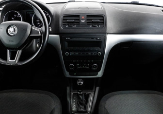 Подержанный автомобиль Skoda Yeti 2014 года (13 фото)