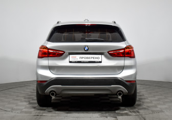 Подержанный автомобиль BMW X1 2017 года (6 фото)