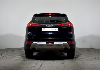 Подержанный автомобиль Geely Atlas 2018 года (6 фото)