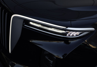 Подержанный автомобиль Hongqi E-HS9 2021 года (3 фото)