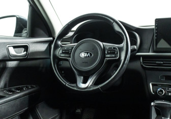 Подержанный автомобиль Kia Optima Sedan 2017 года (19 фото)