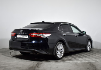 Подержанный автомобиль Toyota Camry Sedan 2018 года (5 фото)