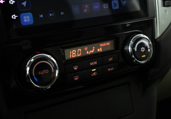 Подержанный автомобиль Mitsubishi Pajero 2017 года (16 фото)