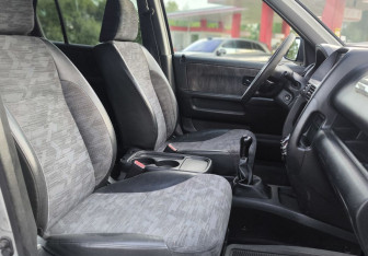 Подержанный автомобиль Honda CR-V 2002 года (18 фото)