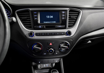 Подержанный автомобиль Hyundai Solaris Sedan 2017 года (16 фото)