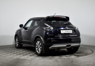 Подержанный автомобиль Nissan Juke 2011 года (7 фото)