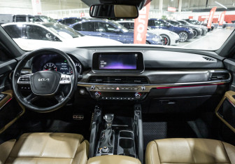 Подержанный автомобиль Kia Telluride 2022 года (15 фото)