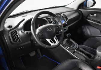 Подержанный автомобиль Kia Sportage 2010 года (9 фото)