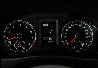 Подержанный автомобиль Volkswagen Golf Plus 2011 года (18 фото)