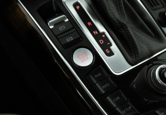 Подержанный автомобиль Audi Q5 2011 года (17 фото)