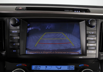 Подержанный автомобиль Toyota RAV4 2018 года (18 фото)