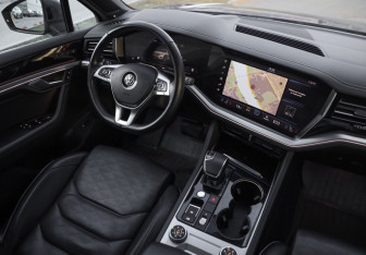 Подержанный автомобиль Volkswagen Touareg 2020 года (9 фото)