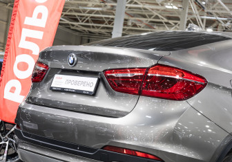 Подержанный автомобиль BMW X6 2019 года (11 фото)