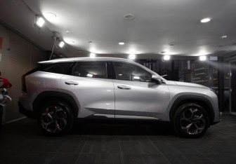 Новый Geely Atlas 2026 (4 фото)