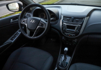 Подержанный автомобиль Hyundai Solaris Sedan 2014 года (10 фото)