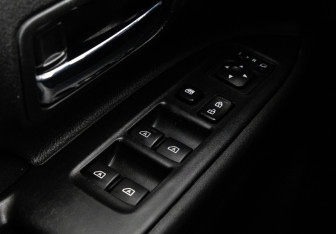 Подержанный автомобиль Mitsubishi Outlander 2019 года (18 фото)