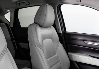 Подержанный автомобиль Mazda CX-5 2018 года (26 фото)