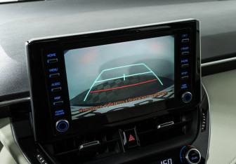 Подержанный автомобиль Toyota Corolla Sedan 2020 года (15 фото)