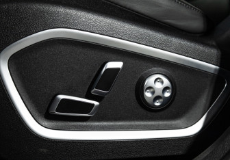 Подержанный автомобиль Geely Tugella 2023 года (17 фото)