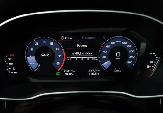 Подержанный автомобиль Audi Q3 2019 года (12 фото)