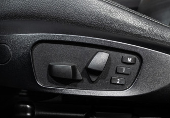 Подержанный автомобиль BMW X3 2012 года (16 фото)