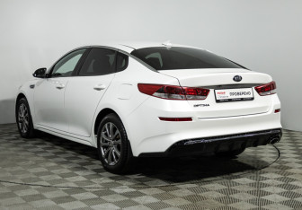 Подержанный автомобиль Kia Optima Sedan 2019 года (7 фото)