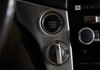 Подержанный автомобиль Toyota Land Cruiser Suv 2013 года (20 фото)