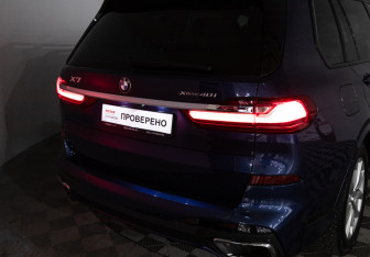 Подержанный автомобиль BMW X7 2020 года (18 фото)